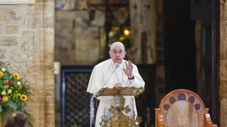 Papst Franziskus spricht in der Basilika Santa Maria degli Angeli in Assisi / © Riccardo De Luca/AP (dpa)