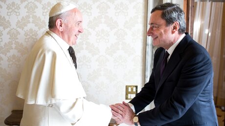 Papst Franziskus und Mario Draghi 2013 im Vatikan / © Vatican Media/Romano Siciliani (KNA)