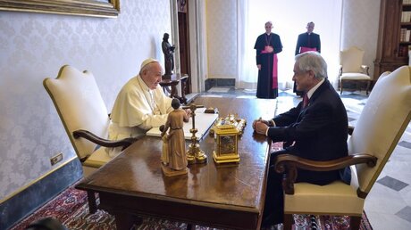 Papst Franziskus und Sebastian Pinera (Archiv) / © Stefano Spaziani/Romano Siciliani (KNA)