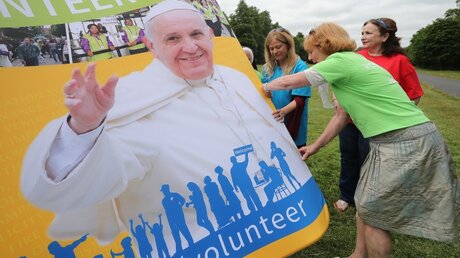 Papst beginnt Besuchsprogramm in Irland / ©  Niall Carson (dpa)