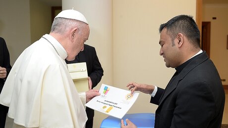 Papst Franziskus wird Mitglied bei rogamus-Stiftung  / © Servizio Fotografico – Vatican Media  (Servizio Fotografico – Vatican Media)