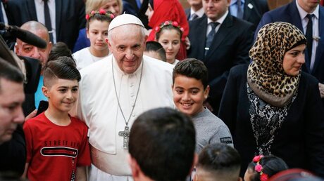 Papst mit Kindern (Archiv) / © Romano Siciliani (KNA)