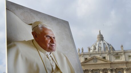 Nach ihm ist der Preis benannt: Joseph Ratzinger/Benedikt XVI. (KNA)