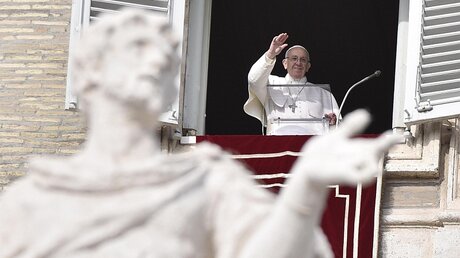 Papst Franziskus beim Angelusgebet  / © Giorgio Onorati (dpa)