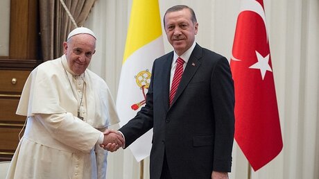 Auf Konfrontationskurs? - Papst Franziskus und Recep Tayyip Erdogan / © Osservatore Romano (KNA)