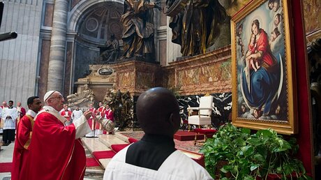 Papstmesse für verstorbene Kardinäle und Bischöfe (Archiv) / © Osservatore Romano/Romano Siciliani (KNA)