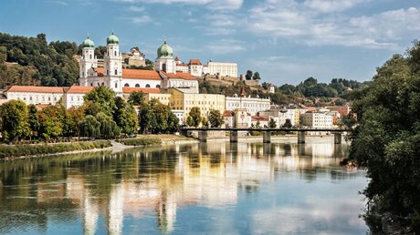 Passau mit Blick auf den Dom / © PeterVrabel (shutterstock)