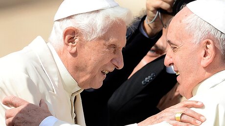Benedikt XVI. lobt Papst Franziskus (KNA)