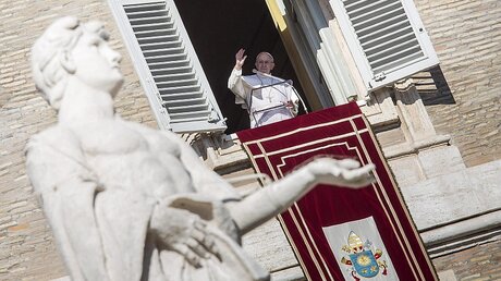 Papst Franziskus beim Angelus-Gebet am Sonntag / © Giuseppe Lami (dpa)