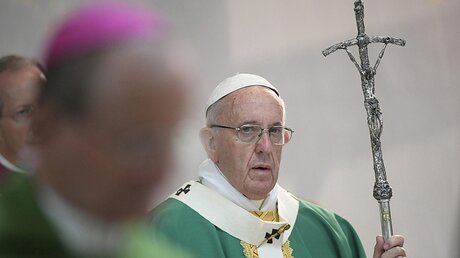 Papst feiert Gottesdienst / © L'osservatore Romano/Handout (dpa)