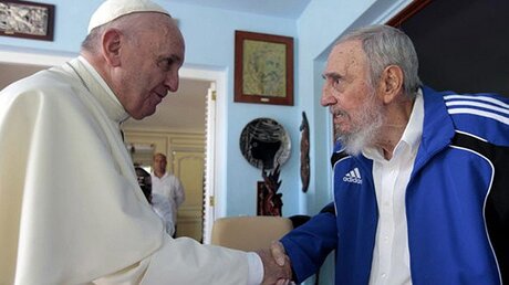 Franziskus trifft Fidel Castro / © Alex Castro (dpa)