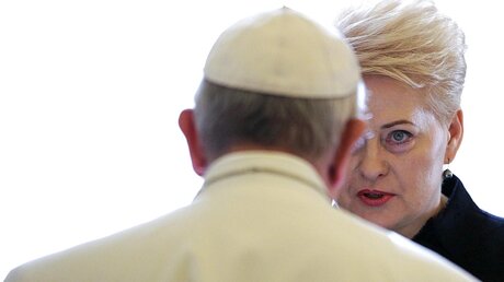 Papst Franziskus empfängt Litauens Staatspräsidentin Grybauskaite / © Max Rossi (dpa)