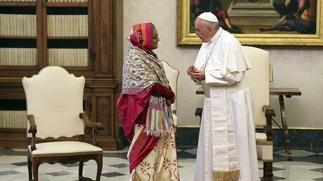 Premierministerin von Bangladesch besucht Papst / © Tony Gentile (dpa)