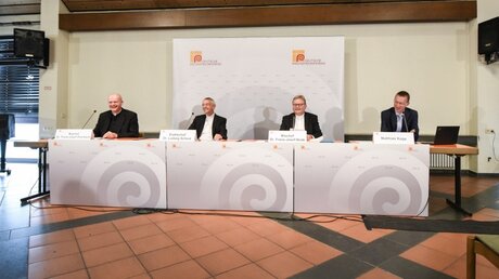 Pressekonferenz der deutschen Bischöfe / © Julia Steinbrecht (KNA)