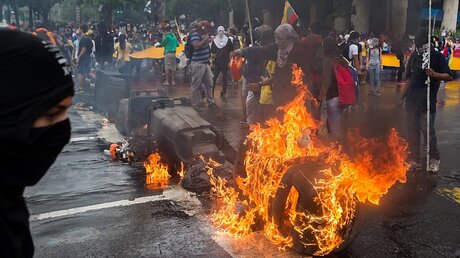 Proteste und Plünderungen in Venezuela / © Miguel Gutierrez (dpa)