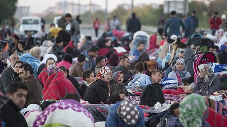 Flüchtlingslager an der türkisch-griechischen Grenze / © Tolga Bozoglu (dpa)