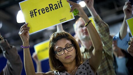Ensaf Haidar, die Frau von Raif Badawi / © Arno Burgi (dpa)