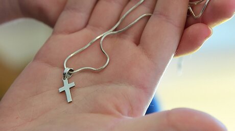 Das Kreuz ist Symbol für den christlichen Glauben (KNA)