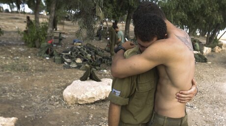 Israels Soldaten ziehen ab (dpa)