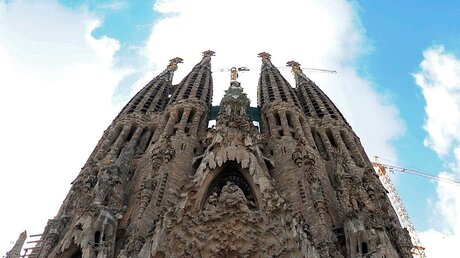 Eine ewige Baustelle: die Sagrada Familia (KNA)