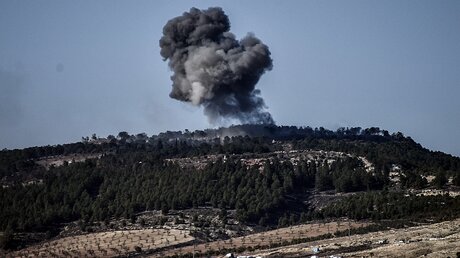 Rauch über Afrin / © Can Erok (dpa)