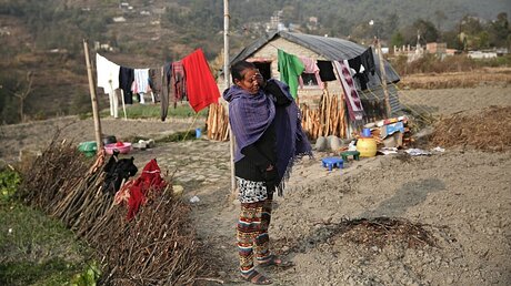Viele Menschen in Nepal wohnen in Notunterkünften / © Narendra Shrestha (dpa)