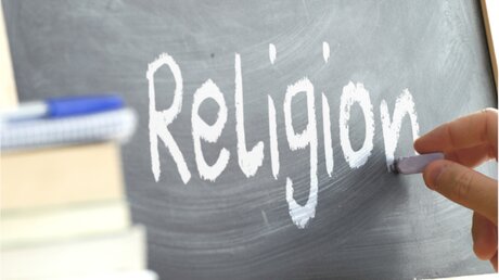 Religionsunterricht in der Schule / © Juan Ci (shutterstock)