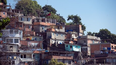 Eine Favela in Rio de Janeiro  (dpa)