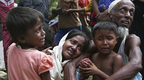 Angehörige der muslimischen Minderheit der Rohingyas / © Mushfiq Alam (dpa)