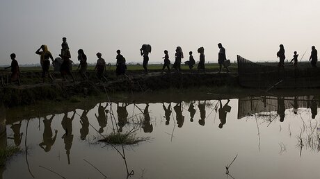 Rohingya auf der Flucht / © Bernat Armangue (dpa)