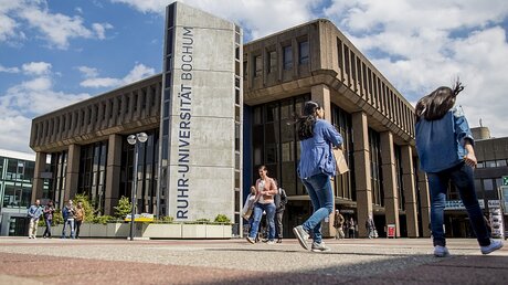 Gebäude der Universitätsverwaltung der Ruhr-Universität Bochum (dpa)