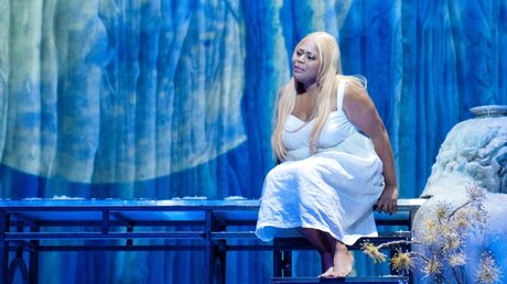 Yannick Muriel Noah als Rusalka in der Oper Bonn / © Thilo Beu (Theater Bonn)
