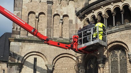 Bonner Münster wird auf Schäden untersucht / © Katholisches Stadtdekanat Bonn (KNA)