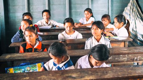 Schule in Kambodscha / © alionabirukova (shutterstock)