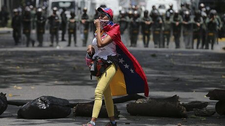Demonstrantin in Venezuela / © Fernando Llano (dpa)