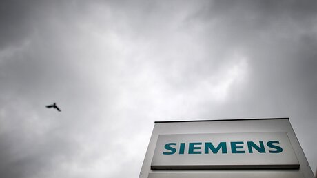 Siemenswerke drohen Schließung / © Maja Hitij (dpa)