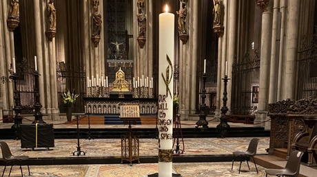 Spezielle Kerze für das Chorgebet am Abend im Kölner Dom / © Beatrice Tomasetti (Kölner Dommusik)