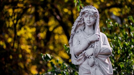 Statue zeigt Abbildung von Maria Magdalena / © Vladi Bulgakov (shutterstock)