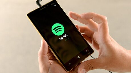 Streaming-Musikdienst Spotify  / © Mikko Stig (dpa)