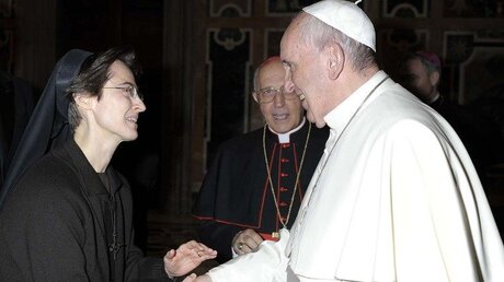 Suor Raffaela Petrini mit Papst Franziskus (Archivfoto)  (VN)