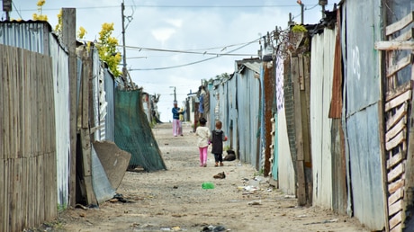 Township in Kapstadt / © Christopher Beschnitt (KNA)