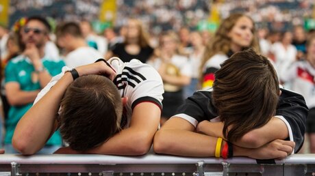 Trauer bei deutschen Fans / © Andreas Arnold (dpa)