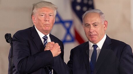 Trump mit Israels Ministerpräsident Netanjahu / © Sebastian Scheiner (dpa)