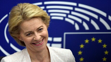Ursula von der Leyen wird neue EU-Kommissionspräsidentin / © Marijan Murat (dpa)