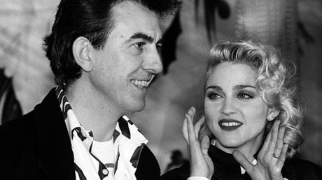 US-Sängerin Madonna und Ex-Beatle George Harrison in London  / © epa/PA (dpa)