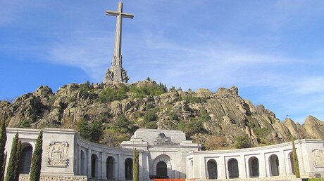 Valle de los Caidos ("Tal der Gefallenen"): Hier befindet sich die Grabstätte des Diktators Francisco Franco / © Andreas Drouve (KNA)