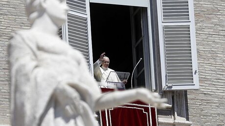 Papst Franziskus am Petersplatz / © Gregorio Borgia (dpa)