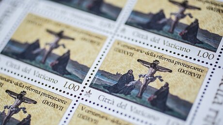 Vatikan-Briefmarke zur Reformation / © Stefano Dal Pozzolo (KNA)