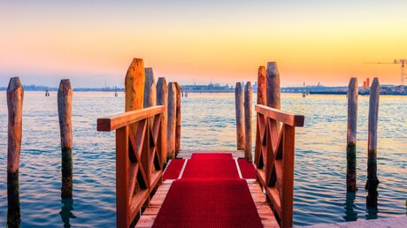 Venedig rollt den roten Teppich aus / © Bookperfect (shutterstock)