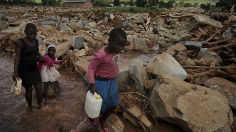 Verwüstung nach dem Zyklon "Idai" / © Kb Mpofu (dpa)